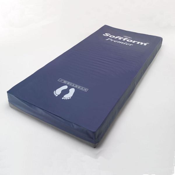 Schwerlastbettmatratze mieten Detailansicht  mit Bezug